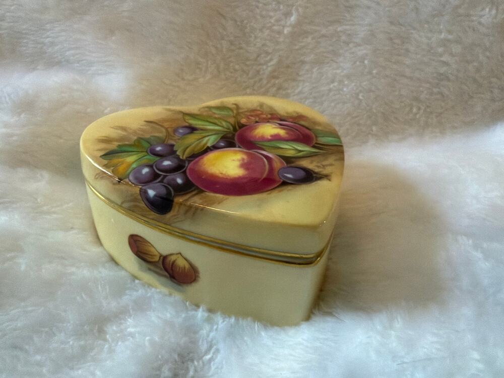 Aynsley Orchard Gold Heart Trinket Box Bone China England Fruit Covered Box
